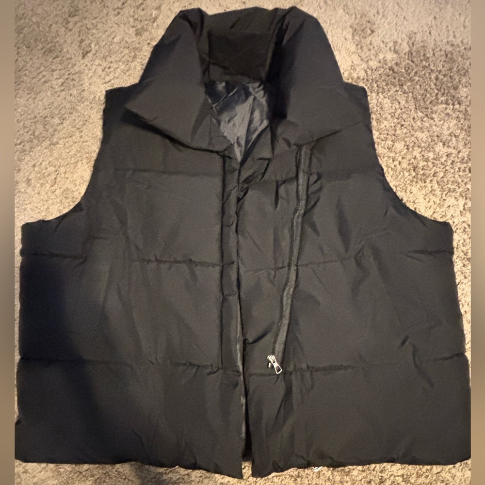 Black puffer vest, size xl